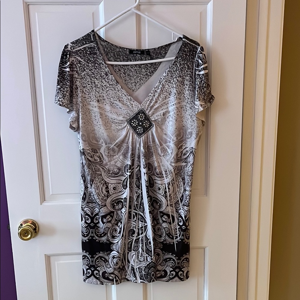 Comfortable Light Black and White Women's Top